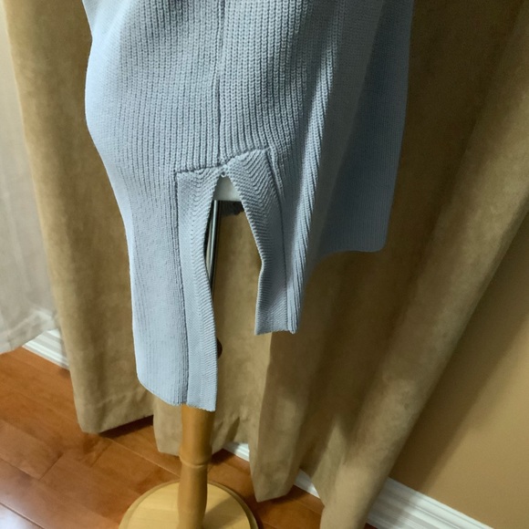 Ladies Top - Picture 3 of 7